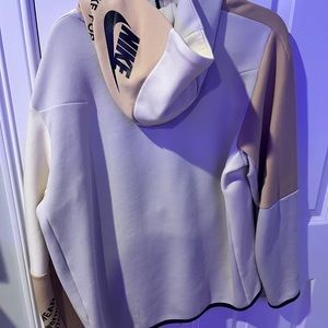 Nike Men's Sportswear Tech Fleece Graphic Full-Zip Hoodie-Bone